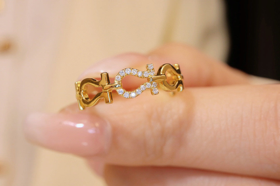 18K Solid Gold Diamond Horseshoe Ring