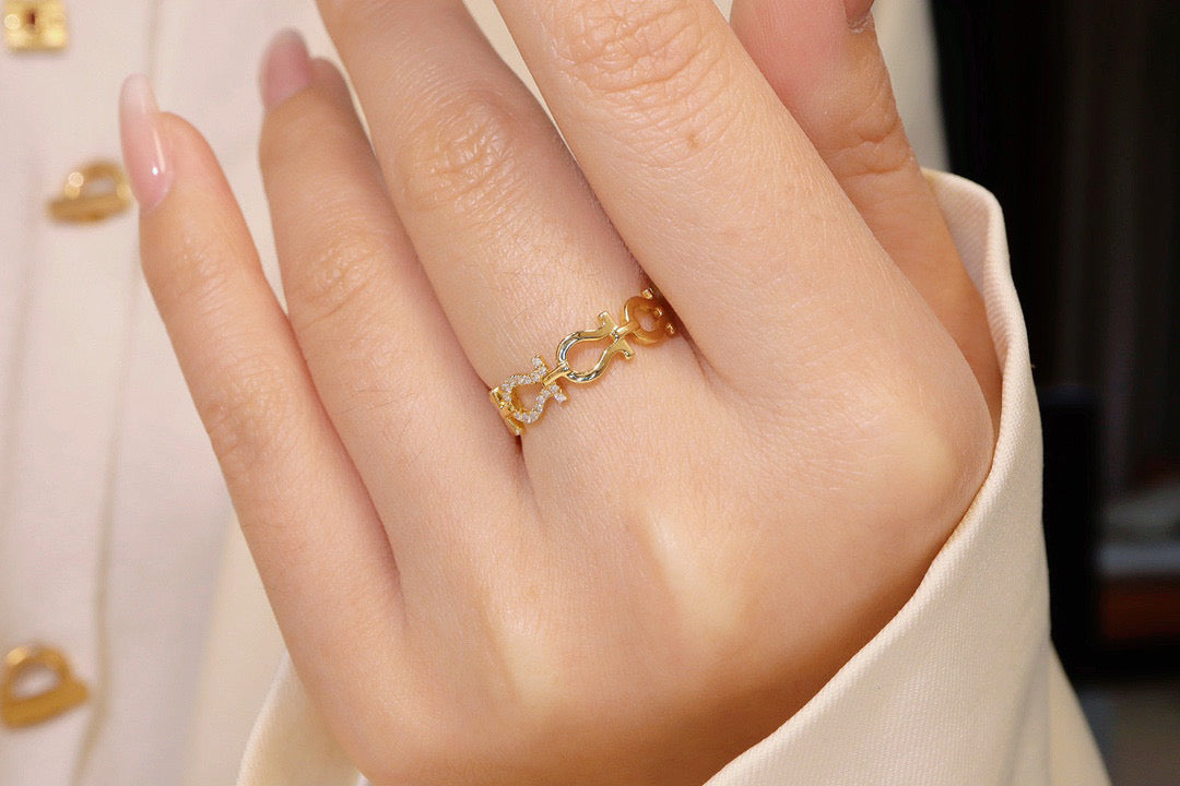 18K Solid Gold Diamond Horseshoe Ring